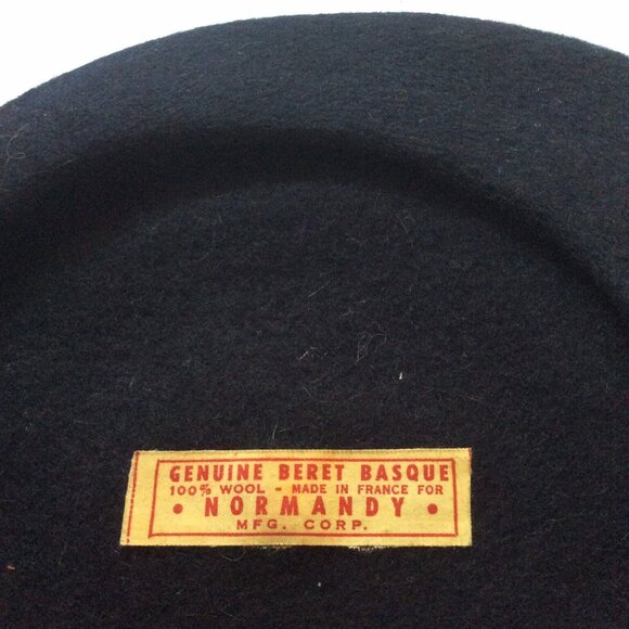 Mid century MFG. Corp. navy felt beret, made in Normandy, like new - Picture 4 of 4